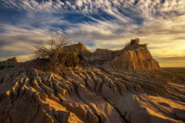 Günbatımı duvarlar Çin Mungo Milli Parkı, Avustralya üzerinde