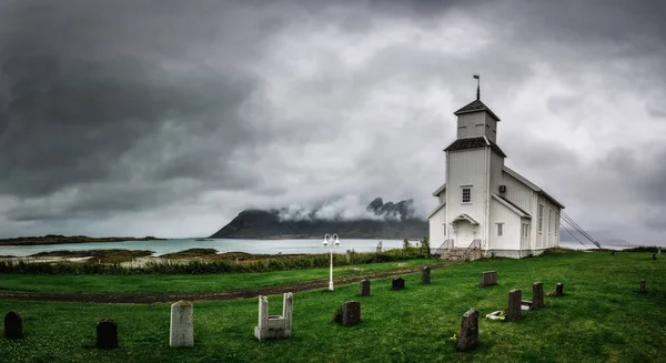 Gimsoy-Kirche auf den Lofoten in Norwegen — Stockfoto