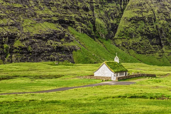 Falu templomát, Saksun, Feröer-szigetek, Dánia — Stock Fotó