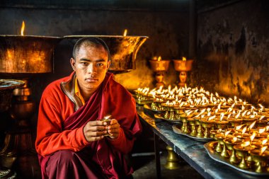 Mum ışığında Katmandu, Nepal aydınlatma Budist rahip