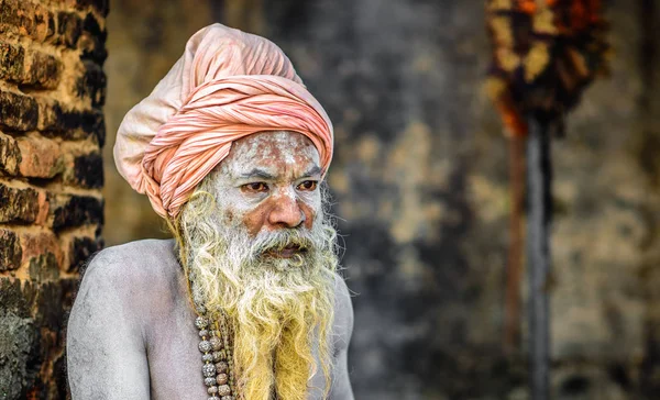 Shaiva Sádhu v Pashupatinath Temple, Káthmándú, Nepál — Stock fotografie