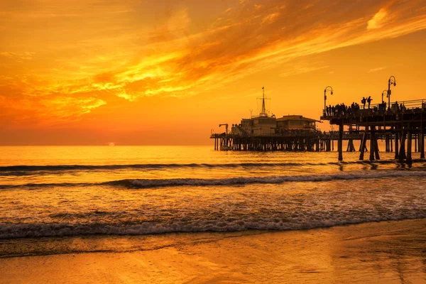 Západ slunce z Santa Monica Pier v Los Angeles — Stock fotografie