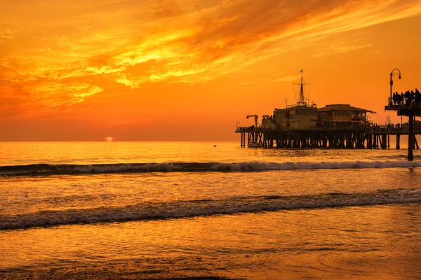 Západ slunce z Santa Monica Pier v Los Angeles — Stock fotografie