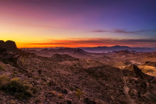 Coucher de soleil sur les montagnes noires en Arizona — Photo