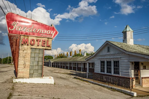 Motel abandonado en ruta histórica 66 en Missouri —  Fotos de Stock