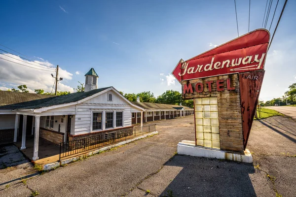 Opuszczony motel na historycznym szlaku 66 w Missouri — Zdjęcie stockowe