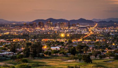 Phoenix Arizona manzarası gün batımında