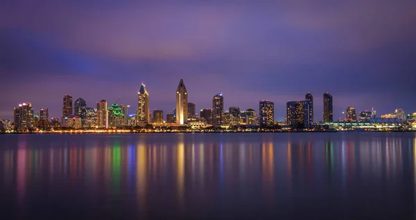 Nacht-Skyline von San Diego Downtown, Kalifornien — Stockfoto