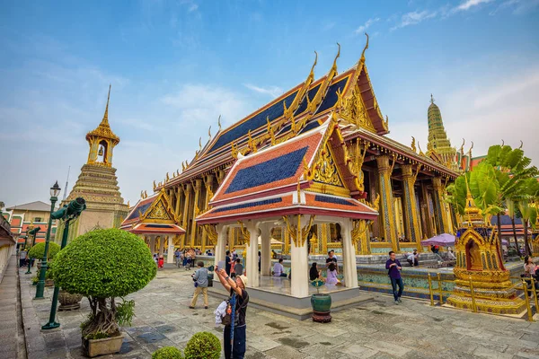 Großer palast in bangkok, thailand — Stockfoto