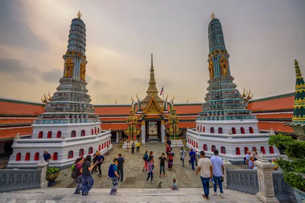 Großer palast in bangkok, thailand — Stockfoto