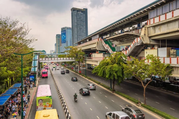 Mo Chit Skytrain-Station in Bangkok — Stockfoto