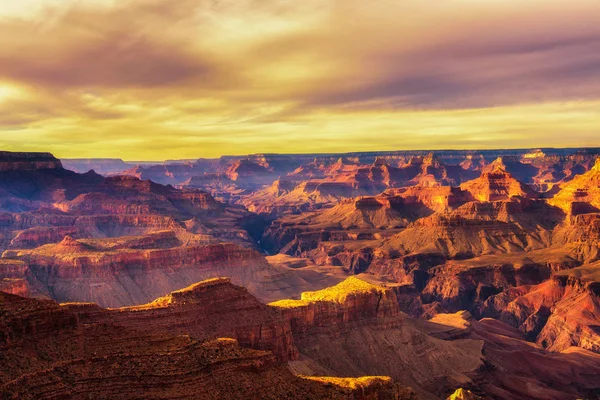 A Grand Canyon: festői naplementét — Stock Fotó