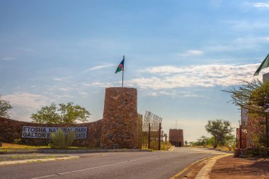 Güney Afrika, Namibya 'daki Etosha Milli Parkı' na Galton Kapısı