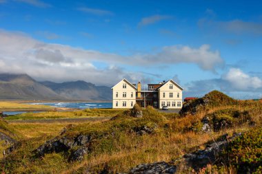 İzlanda 'da Halka Yolu' nda bulunan Fosshotel Glacier Lagoon restoranı.