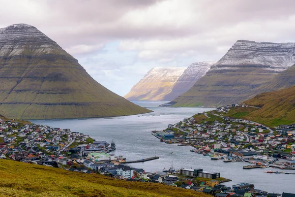 Cidade de Klaksvik, Ilhas Faroé, Dinamarca — Fotografia de Stock