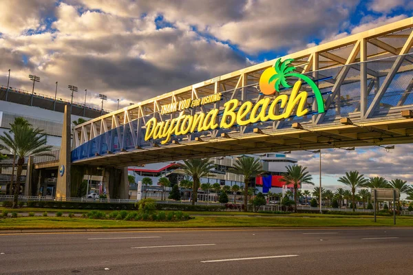 Florida Daytona Plajı 'nda bir hoş geldin tabelası.. — Stok fotoğraf