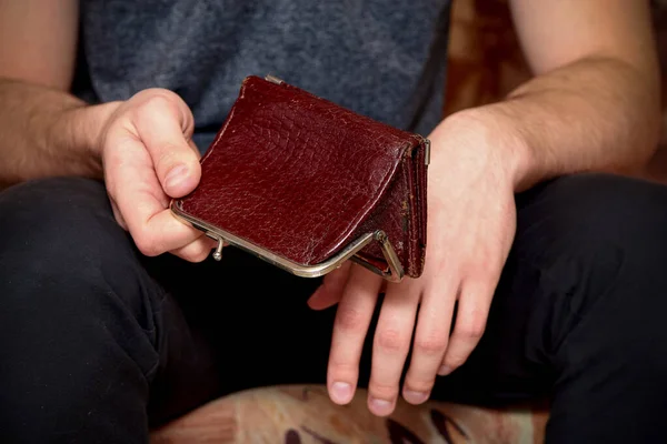 Old Shabby Brown Purse Hands Man Concept Crisis Unemployment Lack — Stock Photo, Image