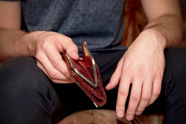 Old Shabby Brown Purse Hands Man Concept Crisis Unemployment Lack — Stock Photo, Image