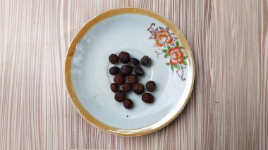 İşlenmemiş kahve çekirdekleri, hala saf.