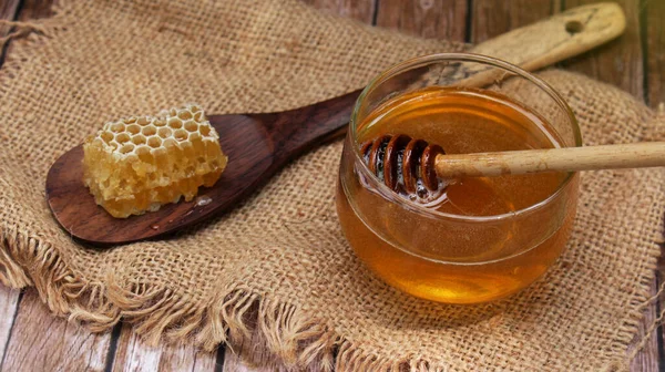 Miel Nutritiva Para Salud Conceptual Con Cuchara Panal —  Fotos de Stock