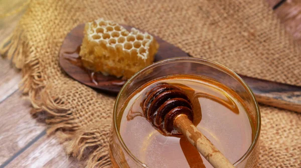 Honey Nutritious Health Conceptual Spoon Honeycomb — Stock Photo, Image