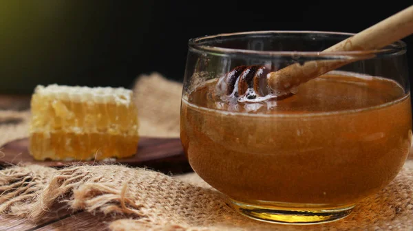 Honey Nutritious Health Conceptual Spoon Honeycomb — Stock Photo, Image