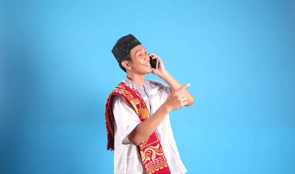 Seorang Pria Panggilan Video Dengan Keluarga Ramadhan — Stok Foto