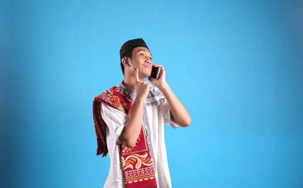 Seorang Pria Panggilan Video Dengan Keluarga Ramadhan — Stok Foto