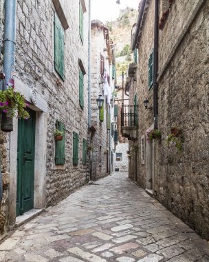 Old Town Kotor sokaklarında