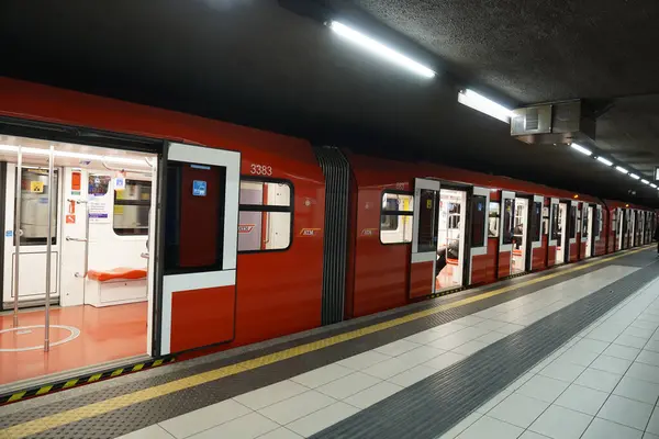 Tom Tunnelbana Milano Karantän För Coronavirus Covid Livsstil Tunnelbanestation Duomo — Stockfoto
