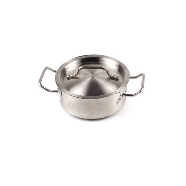 Beyaz arka planda kapağı izole edilmiş paslanmaz çelik kap