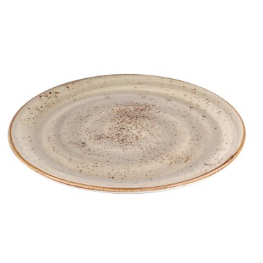 Beyaz bir arka plan üzerinde boş seramik tabak.