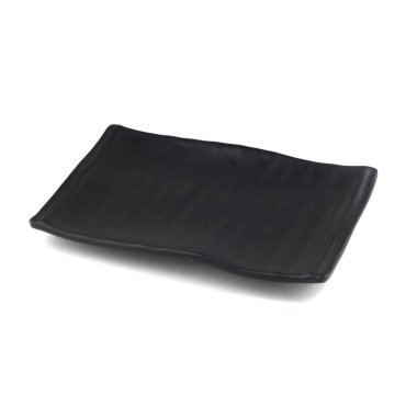 Beyaz arkaplanda izole edilmiş siyah boş tabak