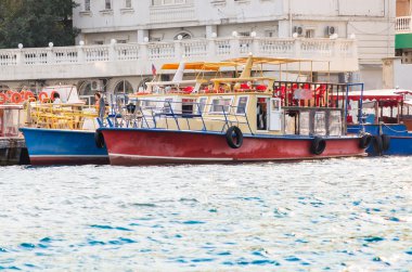 tekneler iskelede. Sivastopol