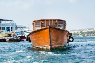 tekneler iskelede. Sivastopol