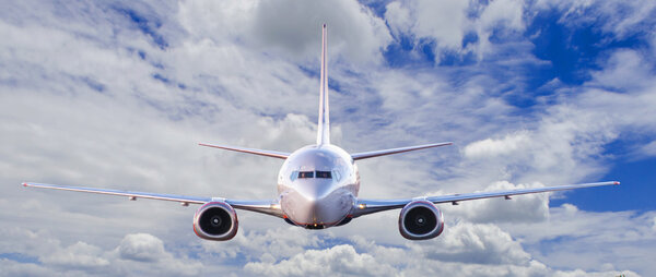 Самолет в небе - Passenger Airliner / aircraft