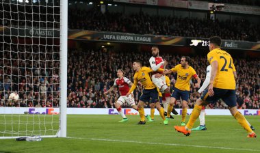 Londra - 26 Nisan 2018: Avrupa Ligi yarı final el bir maçı Arsenal Atletico Madrid Emirates Stadyumu'nda London, Büyük Britanya.