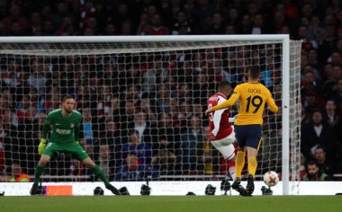 Londra - 26 Nisan 2018: Avrupa Ligi yarı final el bir maçı Arsenal Atletico Madrid Emirates Stadyumu'nda London, Büyük Britanya.