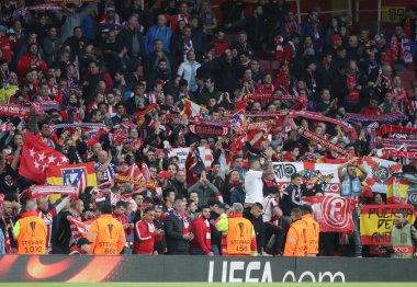 Londra - 26 Nisan 2018: Avrupa Ligi yarı final el bir maçı Arsenal Atletico Madrid Emirates Stadyumu'nda London, Büyük Britanya.