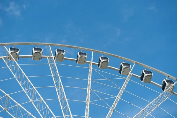 Eight Carriages White Ferris Wheel — Stock Photo, Image