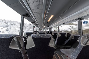 Bir otobüsün arkasından görünüm.