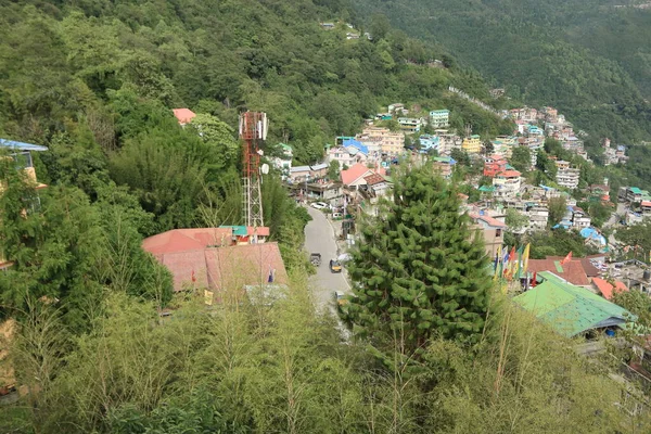 Dağların Manzarası Üzerinde Renkli Evler Olan Küçük Kasabalar Sikkim Hindistan — Stok fotoğraf
