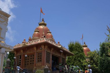 İnsanlar Namchi Sikkim Hindistan 'daki Char dham' daki Lord Shiva tapınağını ziyaret ediyor.