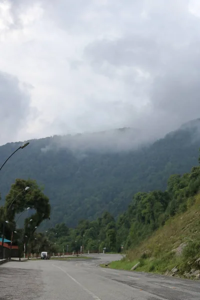 Camino Montaña Con Cielo Nublado Pesado Sikkim India — Foto de Stock