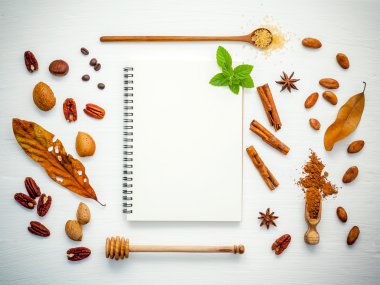 Tatlılar arka plan ve menü tasarımı. Çeşitli Fındık ceviz, badem