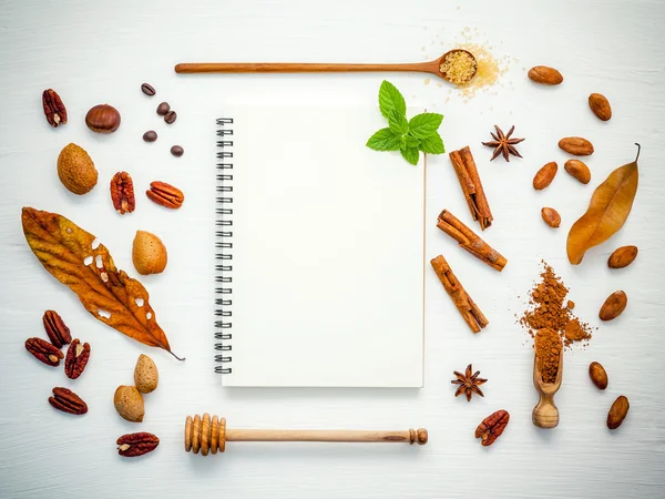 Tatlılar arka plan ve menü tasarımı. Çeşitli Fındık ceviz, badem