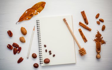 Tatlılar arka plan ve menü tasarımı. Çeşitli Fındık ceviz, badem