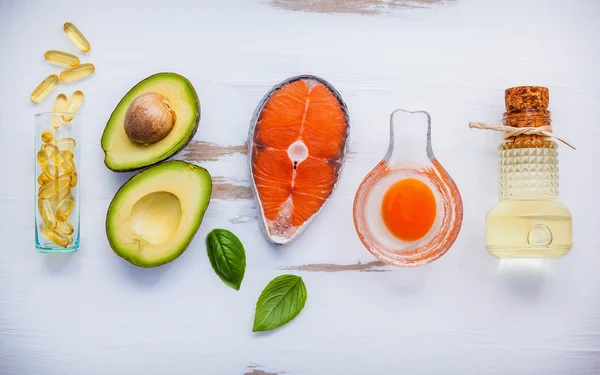 Auswahl von Omega-3-Fettsäuren. Superfood mit hohem Omega-3-Gehalt und — Stockfoto