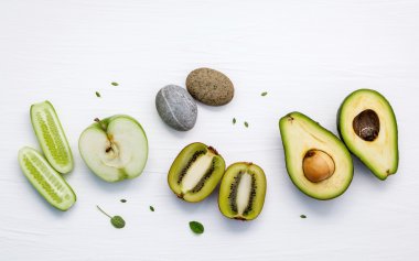 Ev yapımı Cilt Bakımı ve vücut scrubs yeşil doğal madde ile