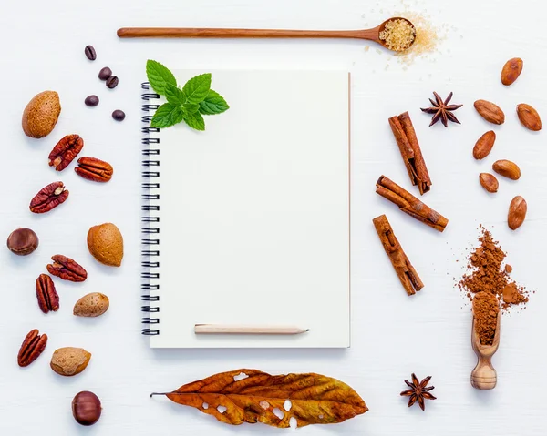 Tatlılar arka plan ve menü tasarımı. Çeşitli Fındık ceviz, badem